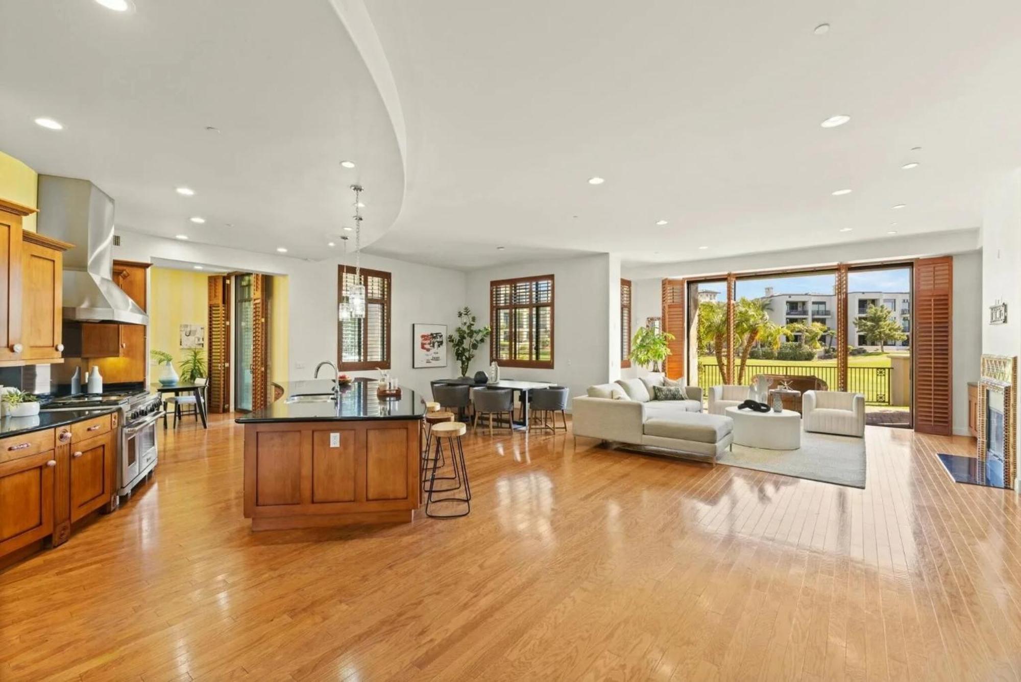 True Golf Destination Spot Apartment